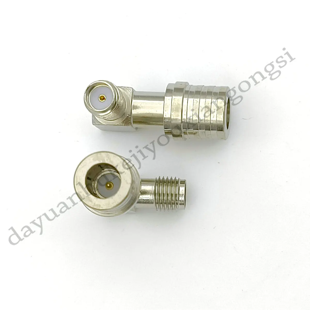 50PCS/100pcs 50ohm brass Right Angle QMA male to SMA female Adapter Conversion Connector