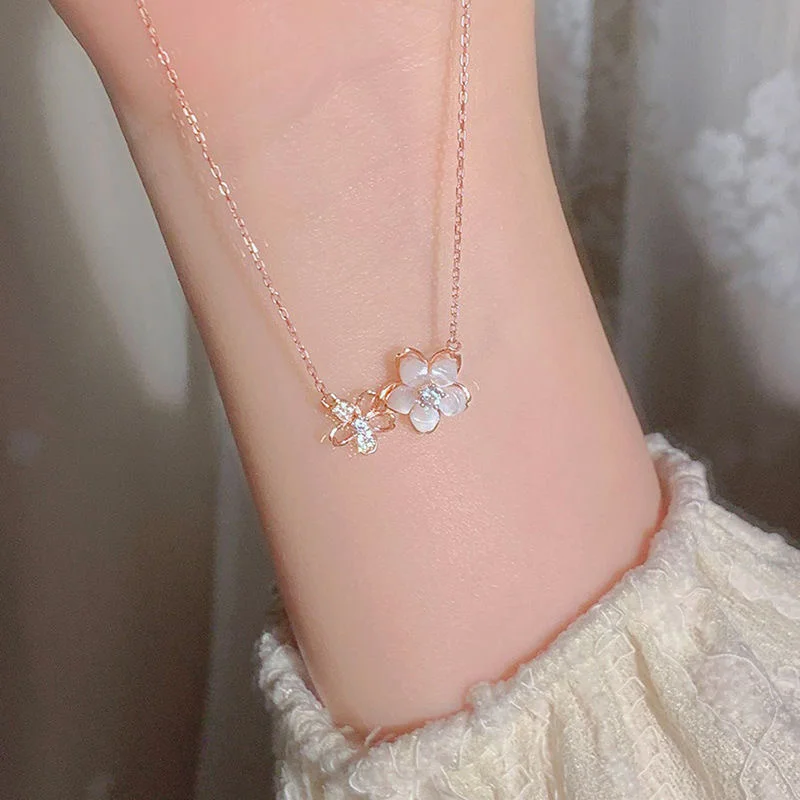 New Simple Luxury Zircon Flowers Pendant Clavicle Chain Necklace Women Summer Beach Casual Jewelry Accessories Gift