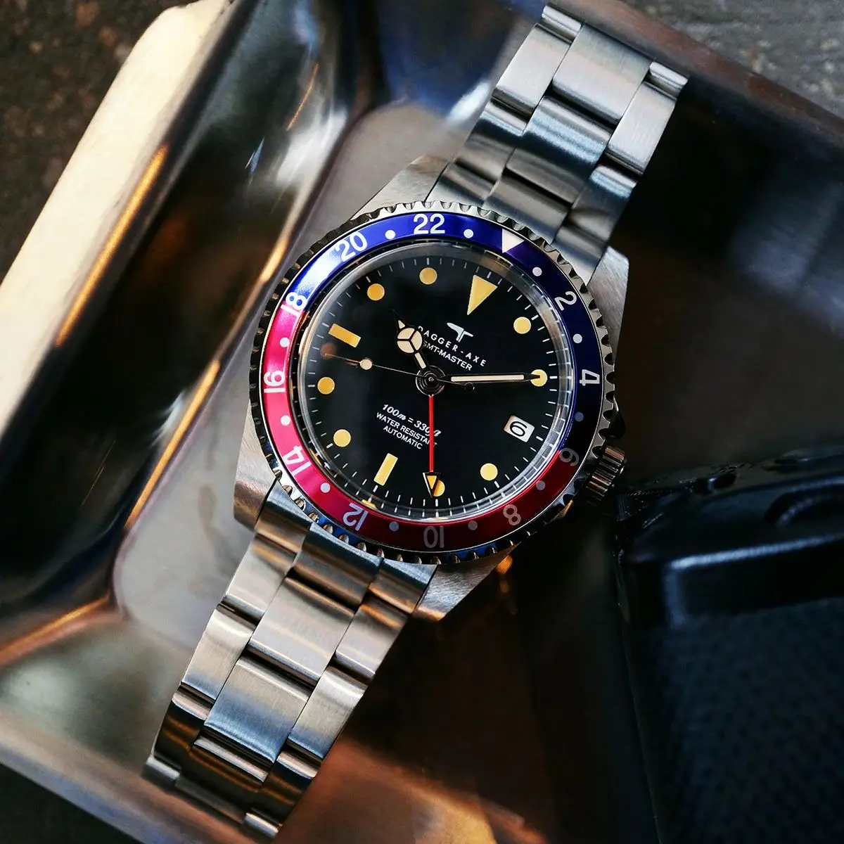 

DAGGERAXE Men Diver Watch 39.5mm GMT Automatic Mechanical Wristwatch 10ATM Waterproof C3 Luminous Sapphire Mirror NH34