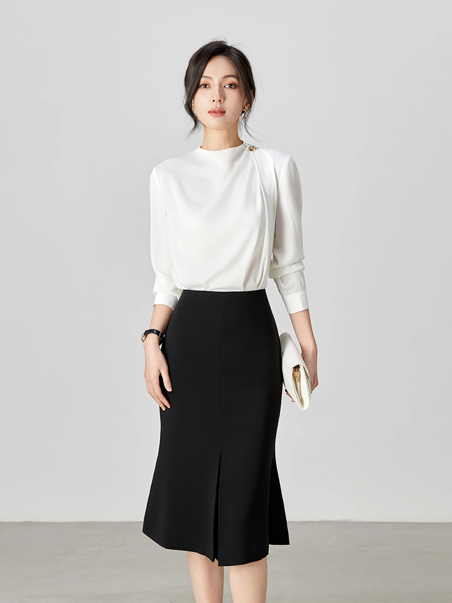 

Spring Summer New High-End White Stand Collar Professional Commute Shirt Women's Slim Fit Long Sleeve Gathered Design Blouse