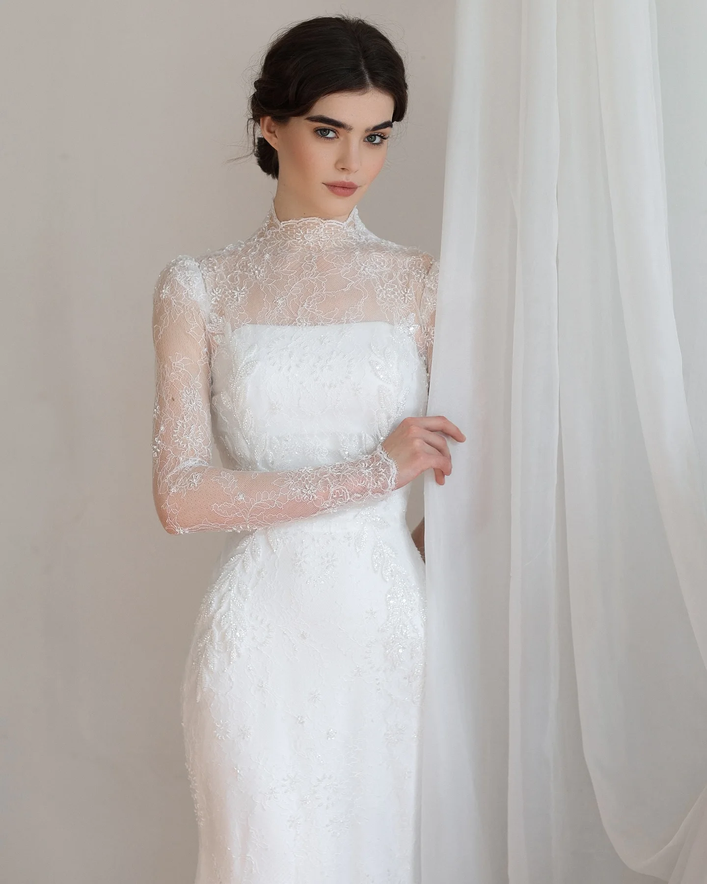 Sharon Said Elegantes weißes Meerjungfrau-Hochzeitskleid, einfache Langarm-Spitze-Brautkleider SW539 Maßgeschneidert