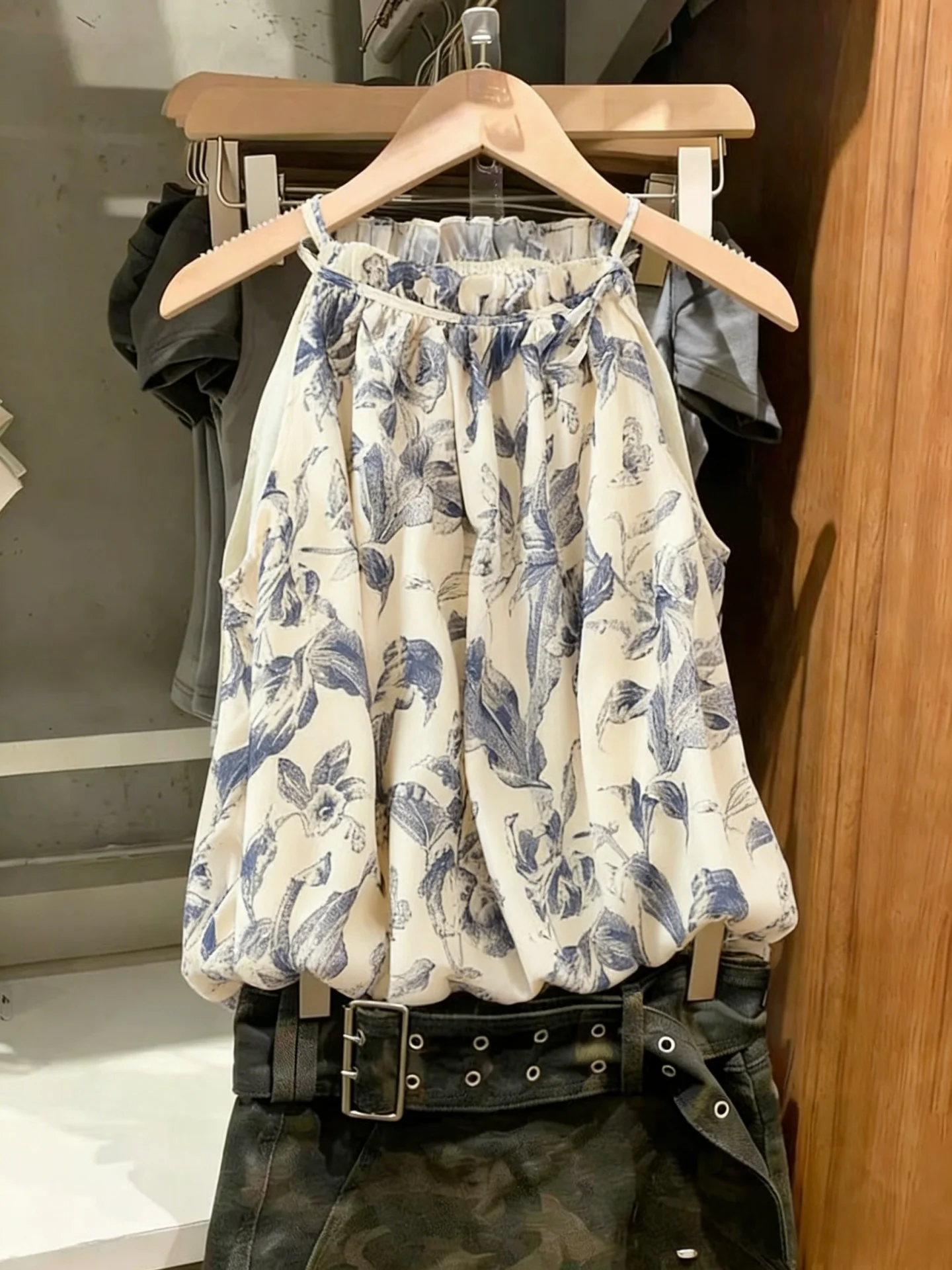 Summer New Sexy Floral Print Off-Shoulder Lightweight Breathable Loose Sleeveless Top Women's Holiday Wear Cotton Blend
