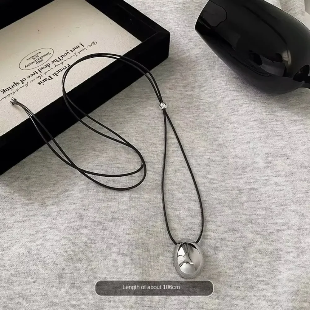 Retro Oval Sweater Chain Adjustable Drawable Black Rope Women Necklace Collarbone Chain Women