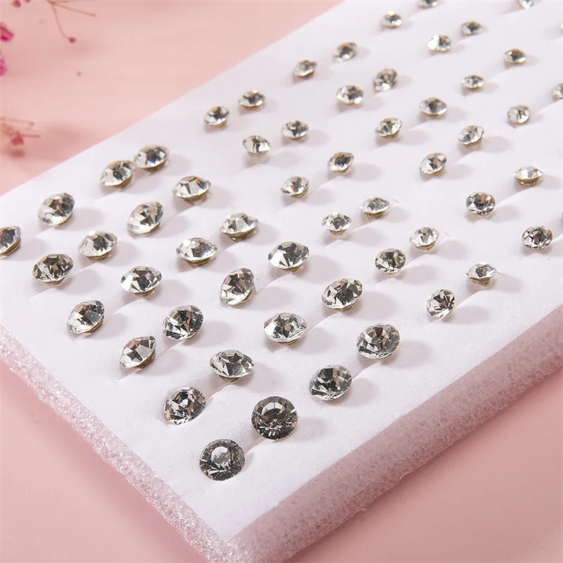 مجموعة أقراط كريستال بيضاء اللون للنساء ، أقراط بلاستيكية صغيرة ، حجر الراين الهندسي ، أحجام مختلطة ، هدايا مجوهرات للفتيات ، 36 زوجًا