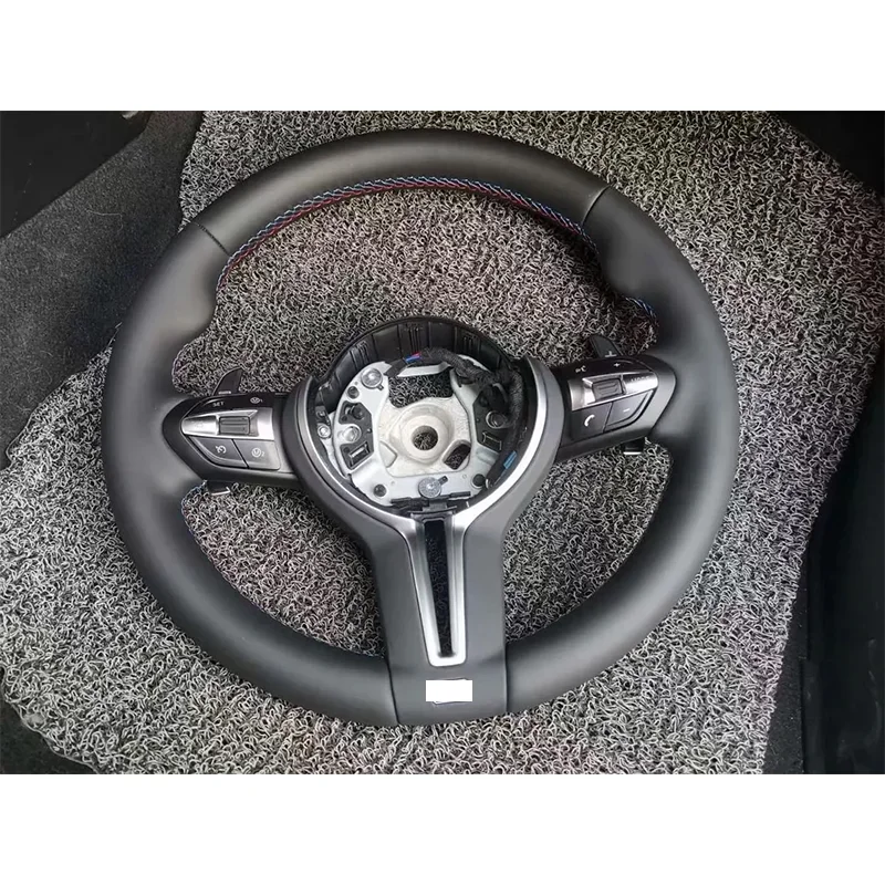 عجلة القيادة الجلدية المخصصة F30 F32 F10 F20 F07 F01 E46 E60 E90 M3 M4 M5 M7 عجلة القيادة ل