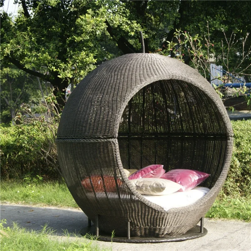 Outdoor courtyard leisure rattan bed, leisure villa outdoor homestay scenic seaside round sofa