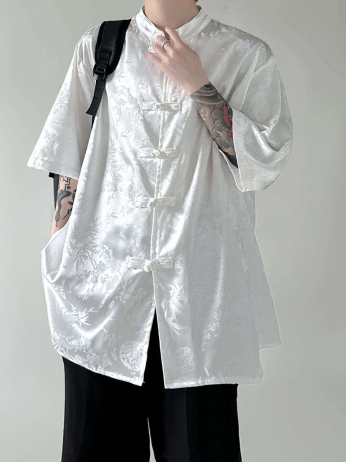 

Новая мужская летняя рубашка оверсайз из ледяного шелка с воротником-стойкой, на пуговицах, в китайском и американском стиле, модная верхняя одежда