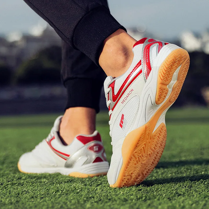 2026 New Professional Table Tennis Shoes Men Women Anti Slip Badmintons for Couples Blue Red Light Weight Badminton Sneakers