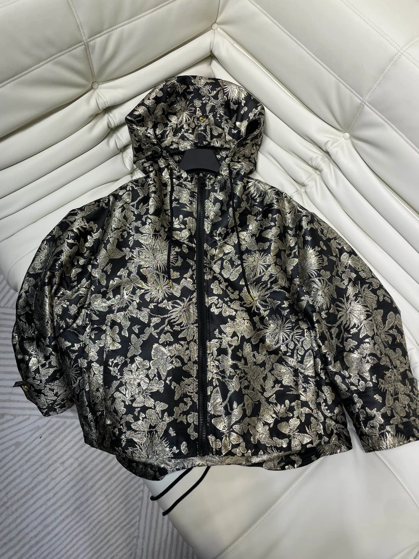 

EVACANDIS High Quality Women Butterfly Floral Jacquard Hooded Coat Zipper Chic Luxury High Street Casual Tops Vintage Outwear