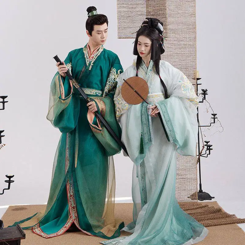 

Warring States robe Hanfu straight train men and women autumn and winter heavy industry embroidery