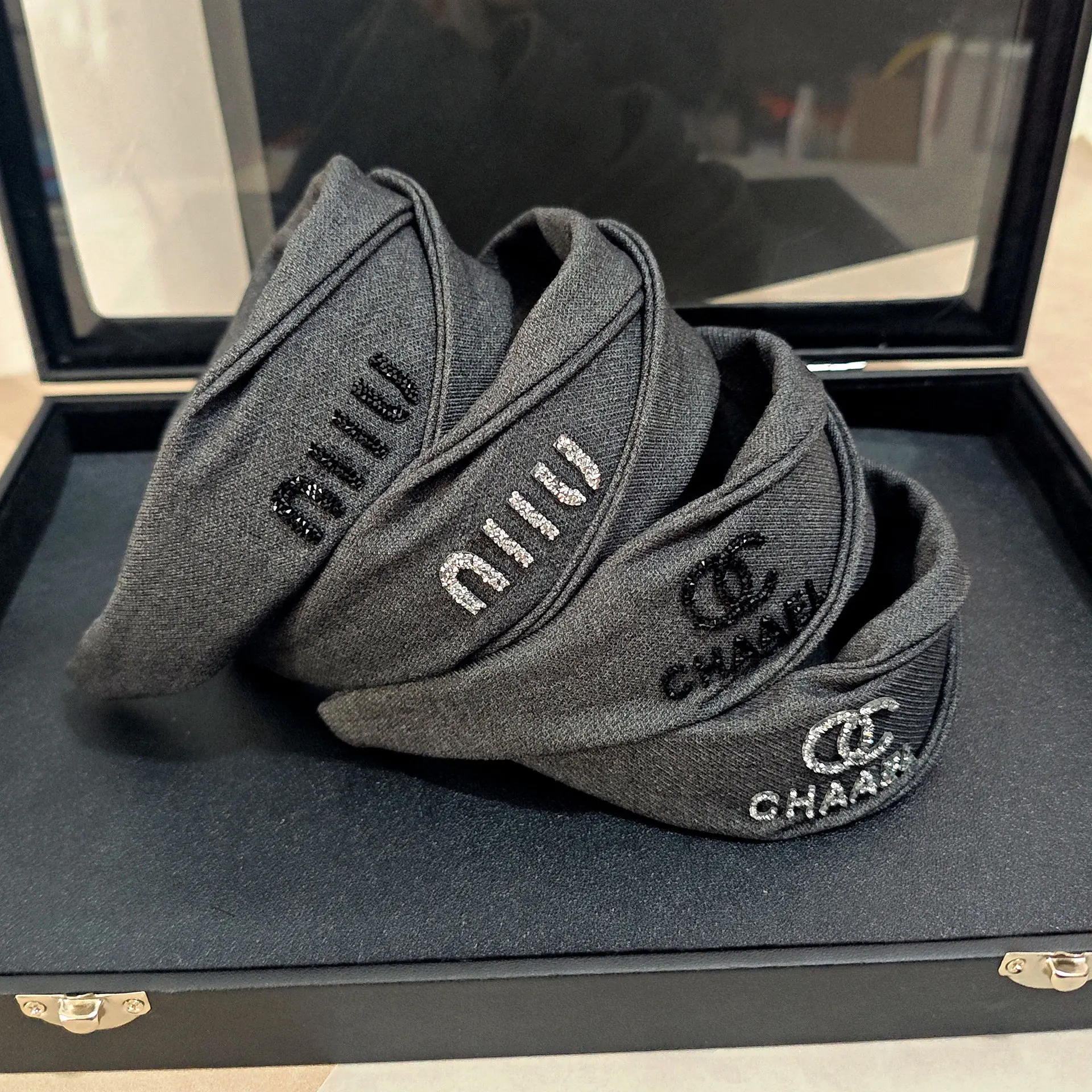 

premium gray wide brim hair band simple rhinestone letters Internet celebrity face wash hair band outing hair accessories