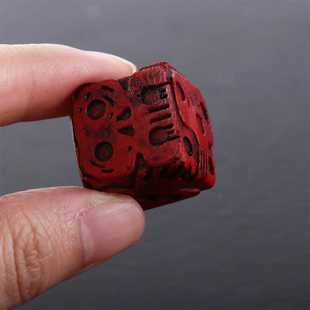 Horror Party Durable Skull Dice Hand Carved Wear-Resistant Skeleton Dices Portable Resin Ghostly Dice Set Halloween