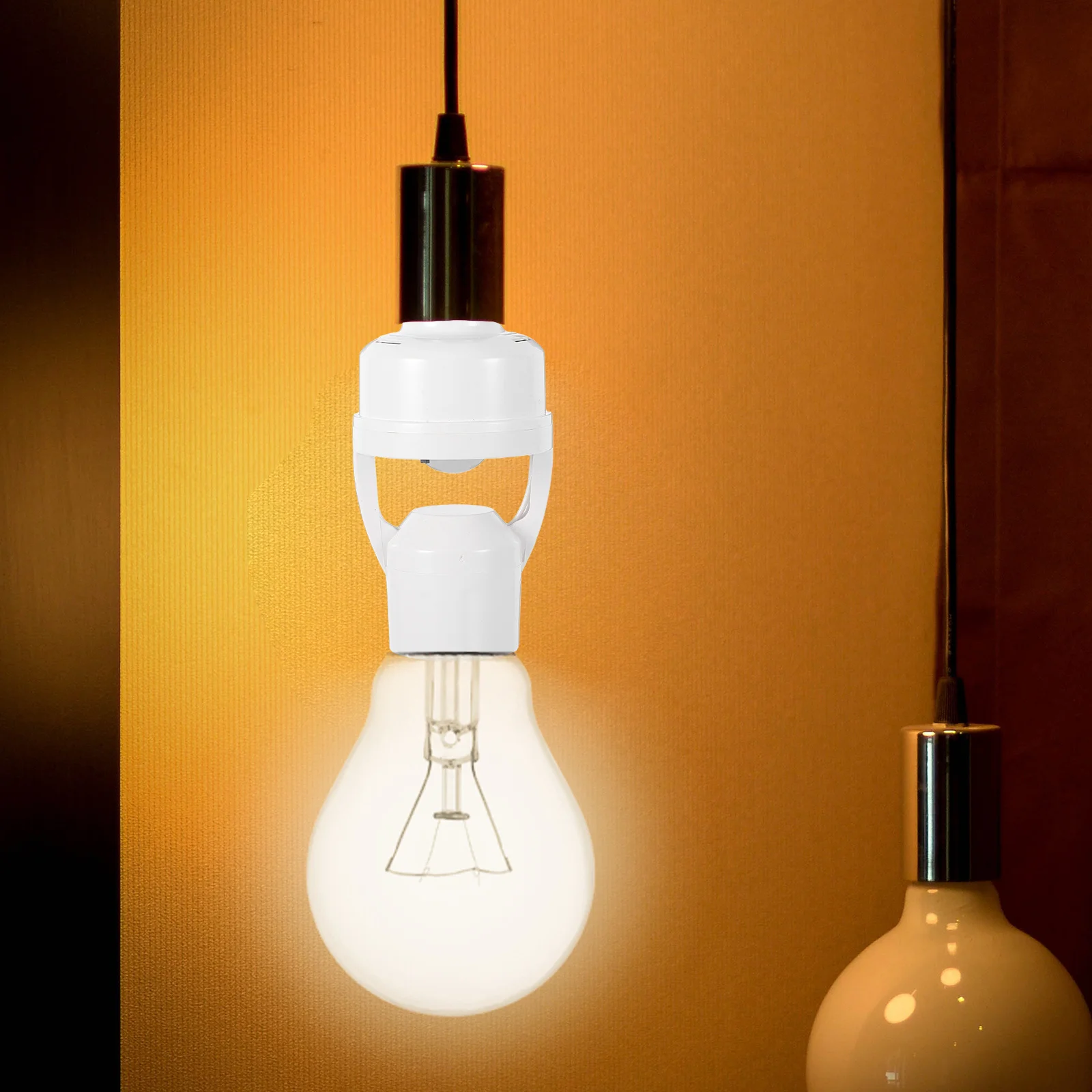 

Smart Adjustable White E27 Lamp Holder Motion Sensor Light Socket for Home Courtyard Corridor Lighting Switch Lamp Socket