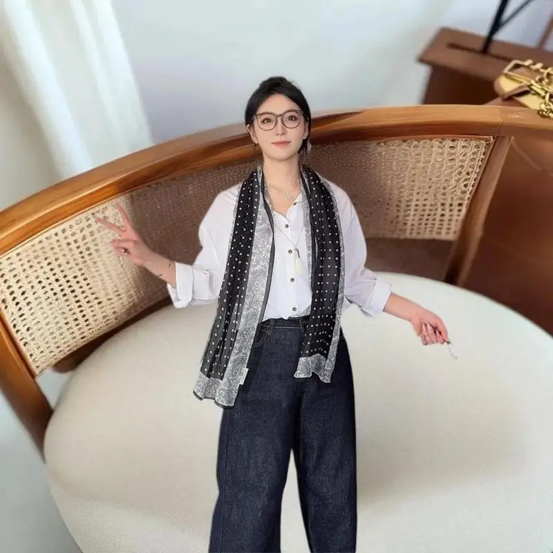 Bufanda de seda clásica para mujer con lunares, estilo retro, versátil como mantón largo o pañuelo para la cabeza de moda, regalo elegante