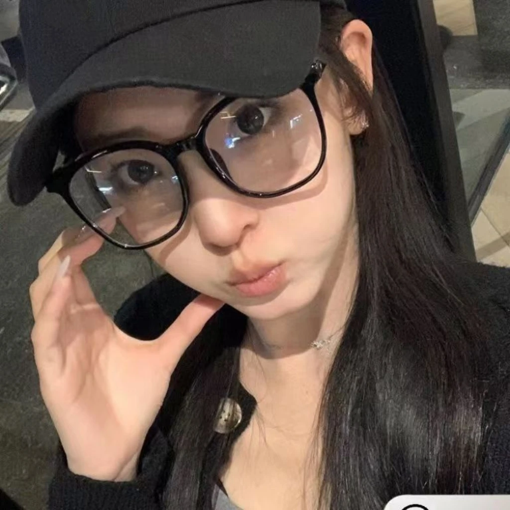 Retro Ultra-light Computer Glasses Anti-blue Light Flat Eyeglasses Female Fashion Exquisite Casual Transparent Frame Eyewear