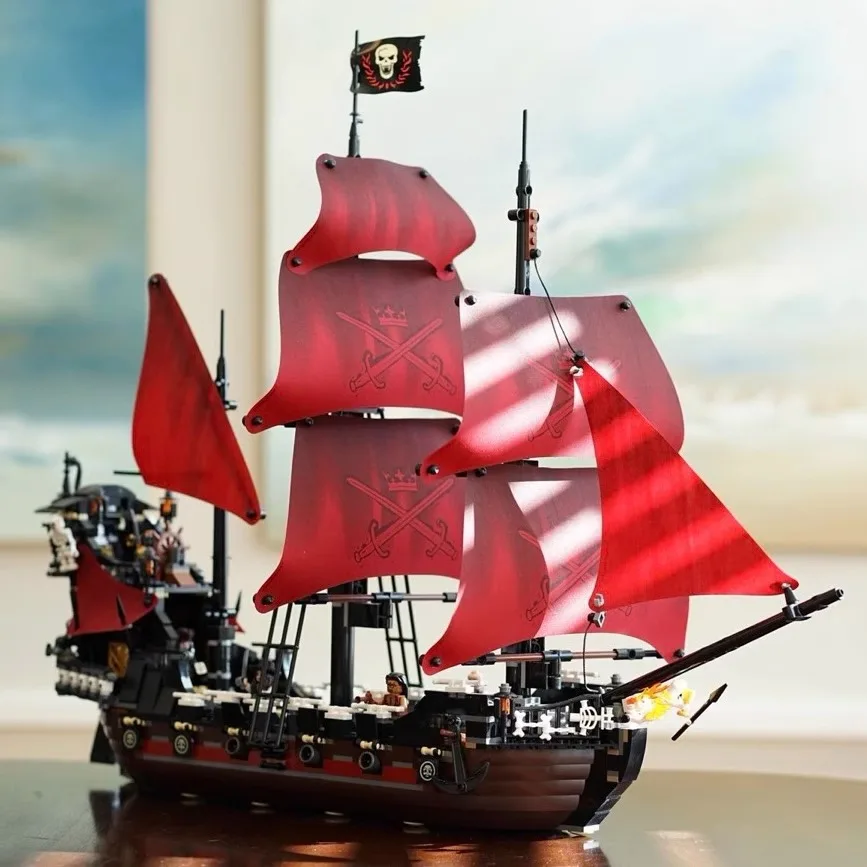 New 1151 Pcs Pirate Matching Building Blocks Annie Red Spaceship Model Assembly Toy Creative Educational Gift