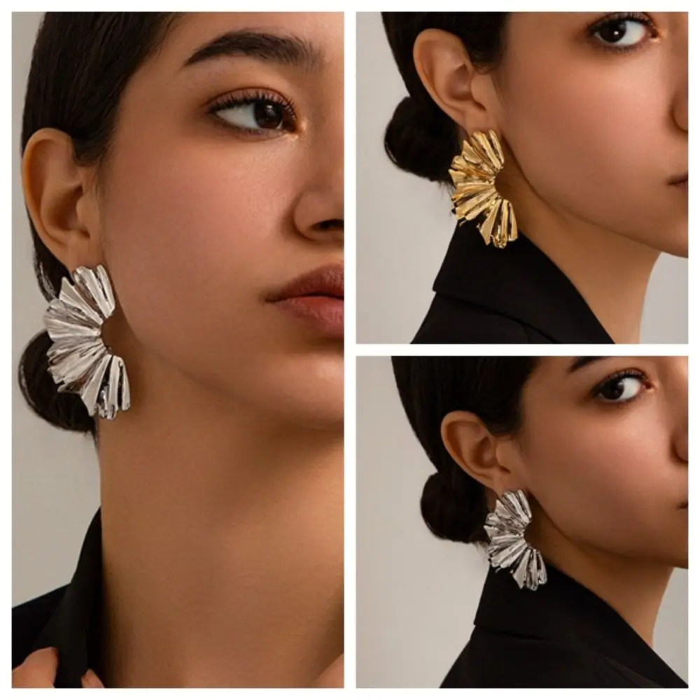 Refined Exaggerated Women's Earrings Trend Elegant Metallic Stud Earring Fashion Simple Ear Stud Girl