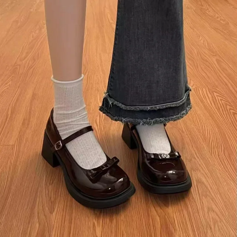 Primavera y otoño elegante cabeza redonda Sexy tacón bajo Casual zapatos individuales de moda más vendidos nuevos zapatos cómodos de mujer