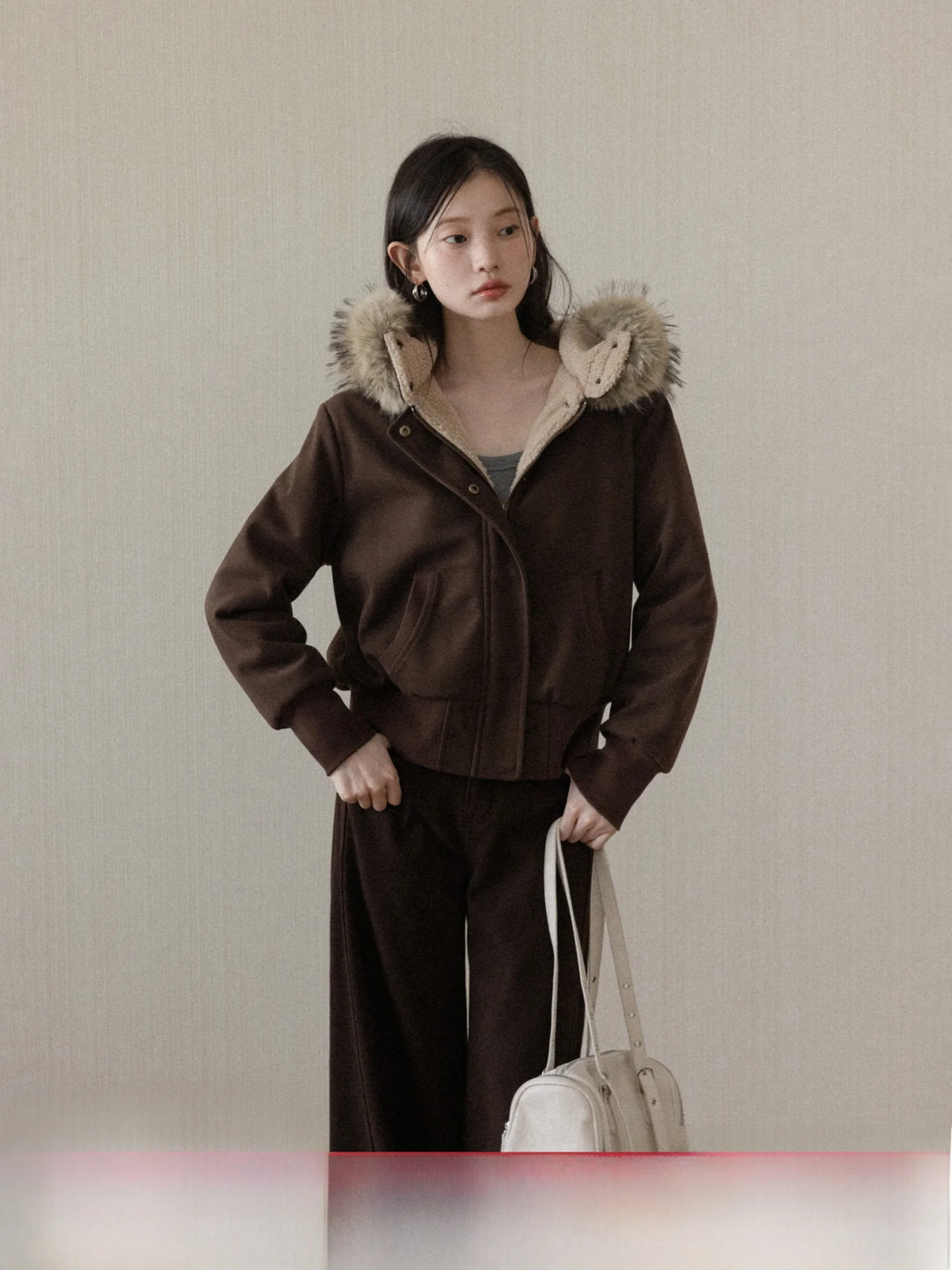 

Утепленная женская зимняя куртка с отстегивающимся меховым воротником, повседневная, свободного кроя, с длинными рукавами, на молнии