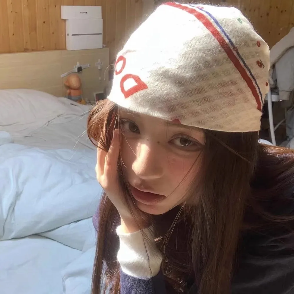 Turbante con estampado Retro dulce Y2k, pañuelo para la cabeza con estampado de estrellas que combina con todo, diadema, pañuelo cuadrado pequeño para Festival de Música