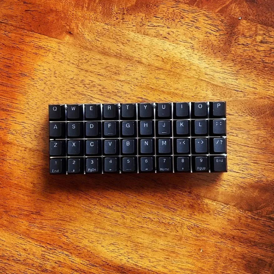 P40 Ortho Keyboard 40% RGB Inline Wired QMK Mechanical Keyboard