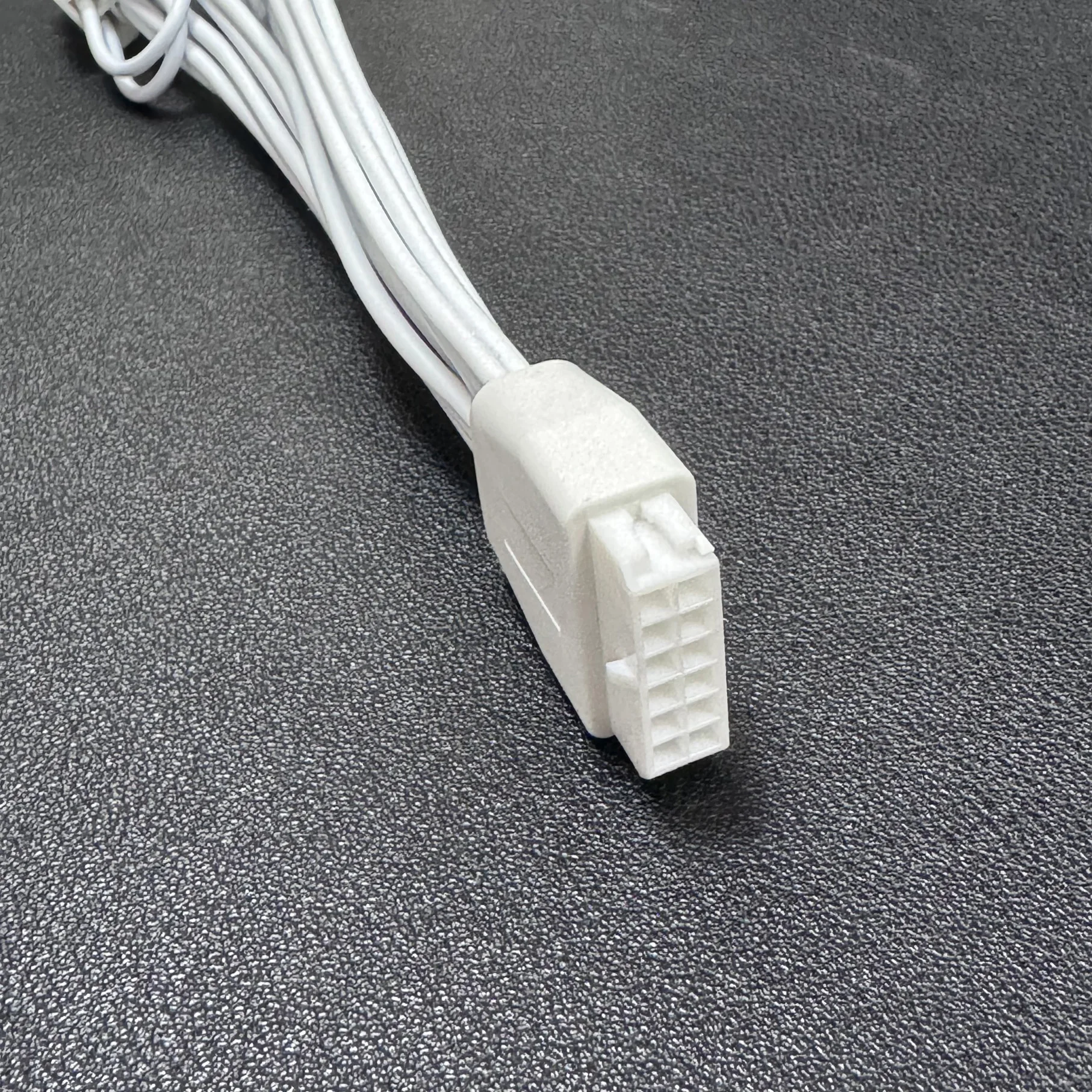 High Quality 16AWG PCIE5.0 12VHPWR female to 2x8pin 6+2P GPU Video Card Power Cable 12pin to 2x8pin video card converer cable