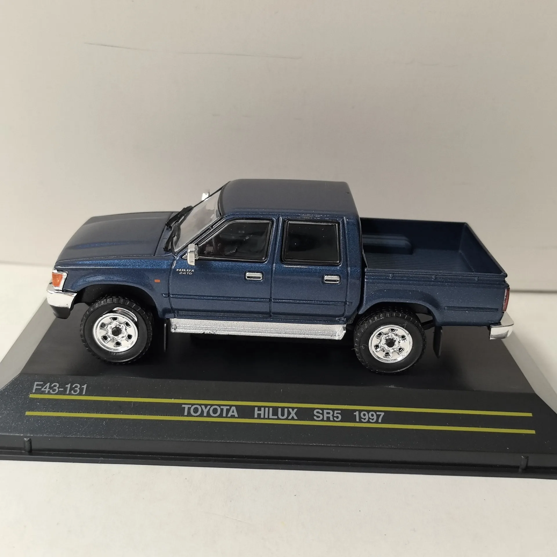 دييكاست الأولى 1/43 مقياس تويوتا هايلكس SR5 1997 سبيكة سيارة نموذج تحصيل لعبة هدية تذكارية عرض حلية #2