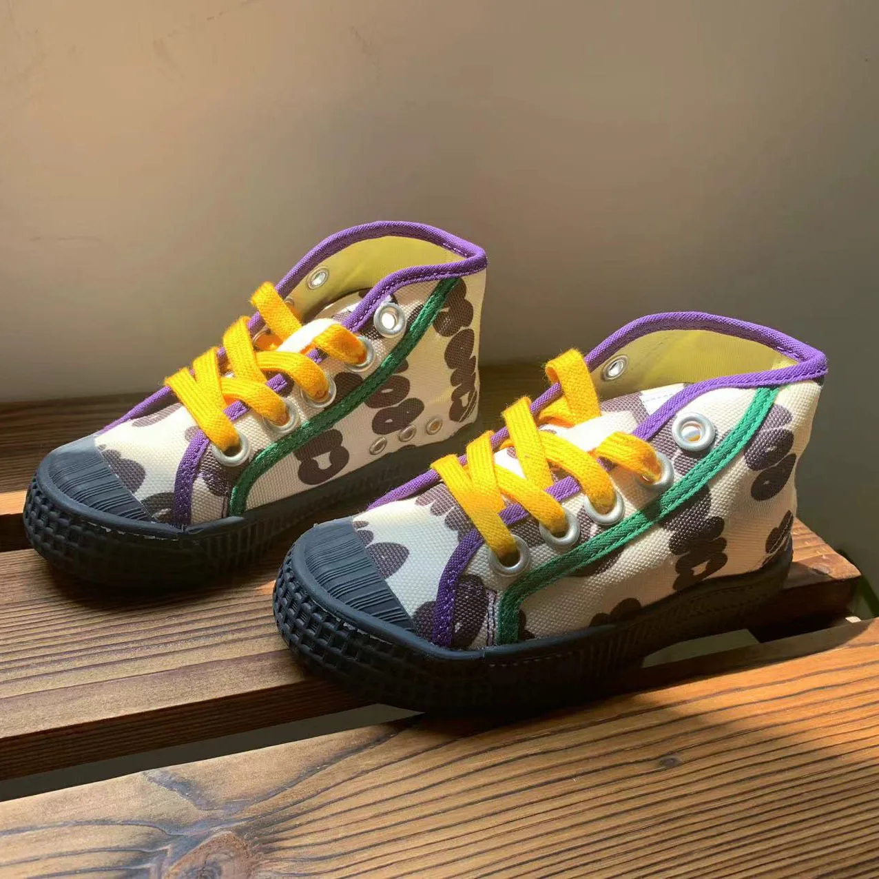 Scarpe di tela per bambini autunnali primavera Toddlers suola morbida antiscivolo scarpe Casual da esterno ragazzi ragazze Low Top scarpe da corsa