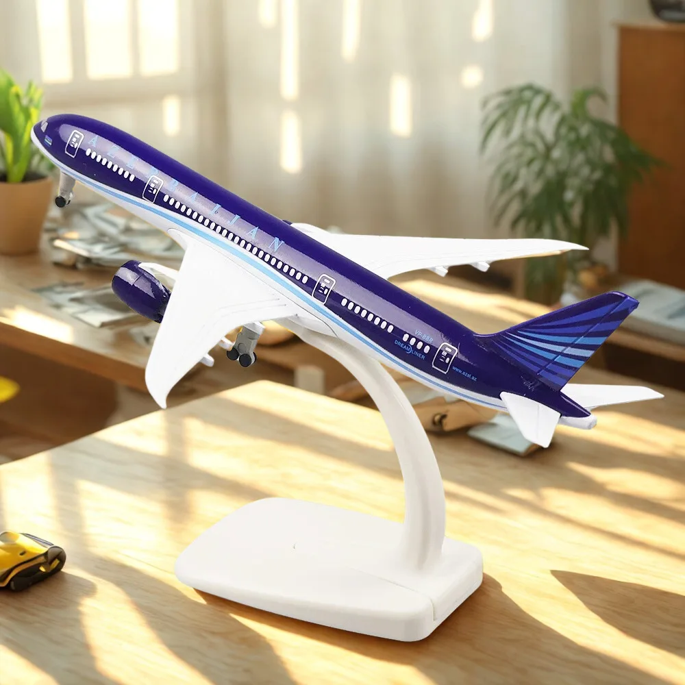 

Игрушечный самолет 20 см, Азербайджанский Airlines B787, модель самолета, литая под давлением модель самолета из сплава металла с подставкой, подарочная коллекция для дома
