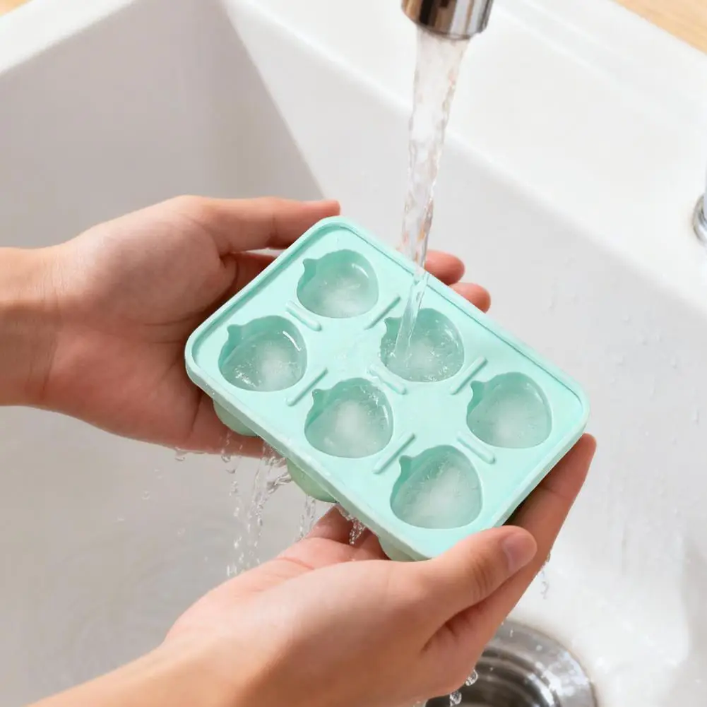 Refrigerator Ice Storage Silicone Ice Cube Tray with Lid Food-grade Easy-release Mold for Strawberry Heart Shapes Leak-proof