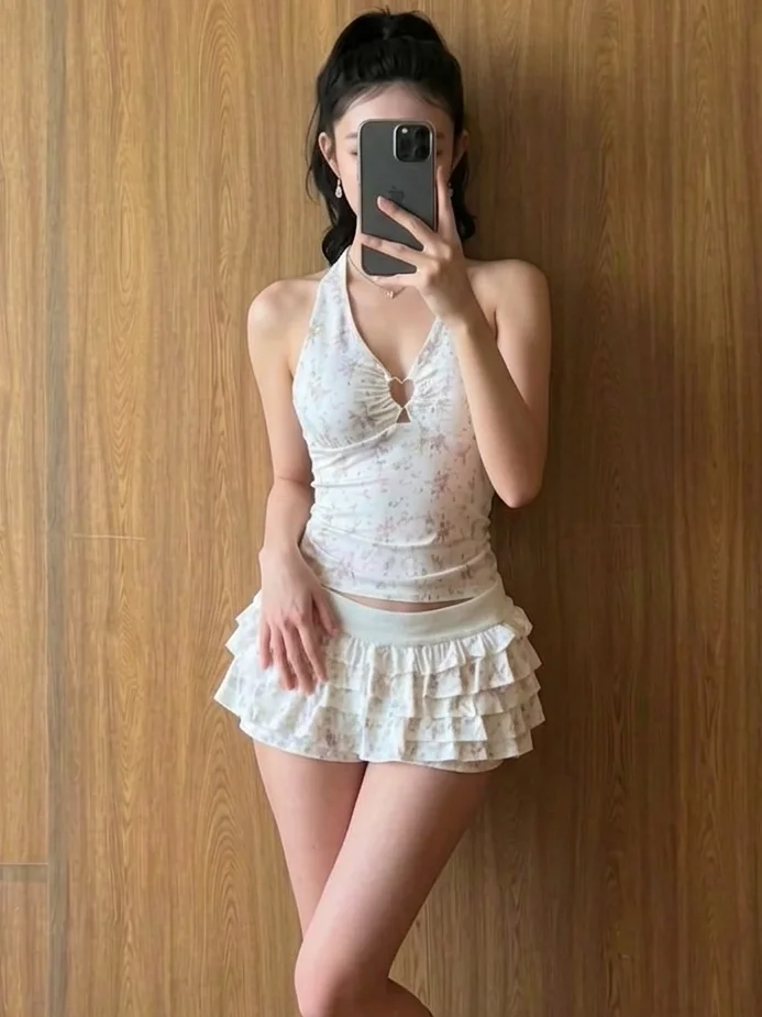 

2026 New Women's Bikini Swimwear Floral Skirt Style Thermal Spring Break Beautiful Beach Playwear Strapless Chest Pad Included