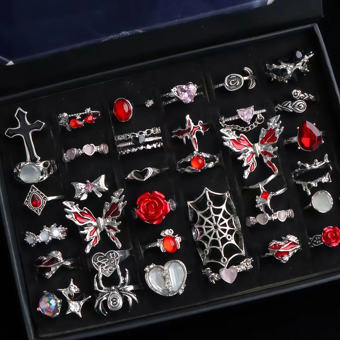 6/8/12/24/36/48/100Pieces Vintage Punk Halloween Rings Set For Women Mix Style Flowers Heart Spider Jewelry Party Gifts