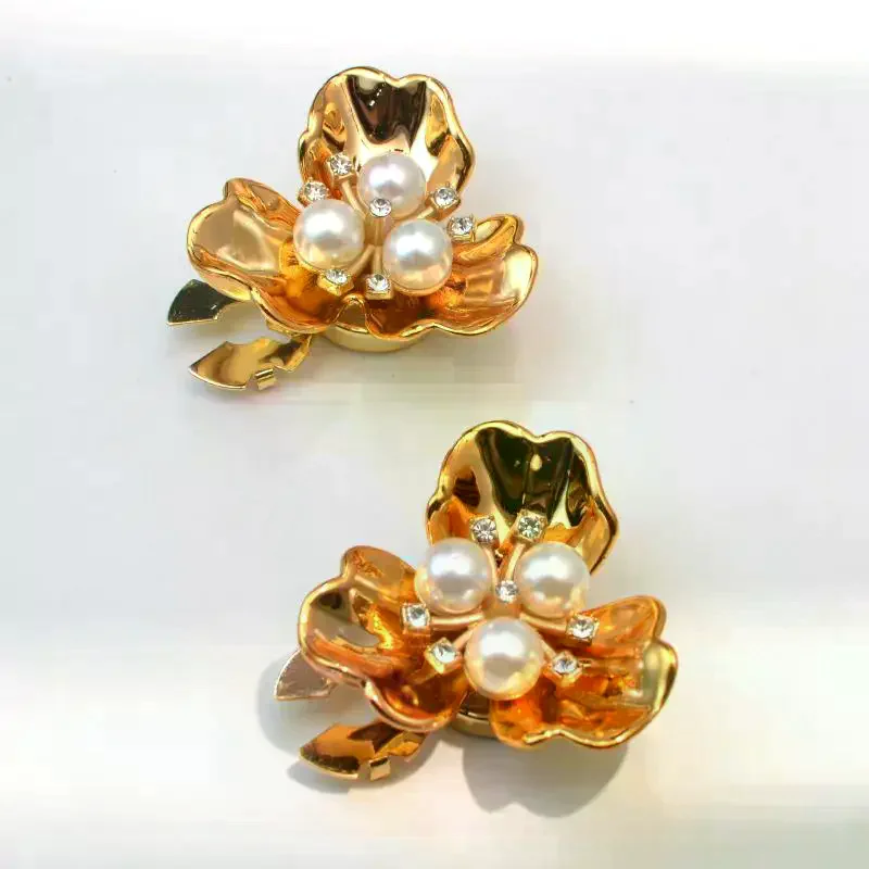 Three-petal Flower Pearl Cufflinks Rhinestone Embellished Clips Shirt Dress Two-in-One Seamless Installation Christmas Gift