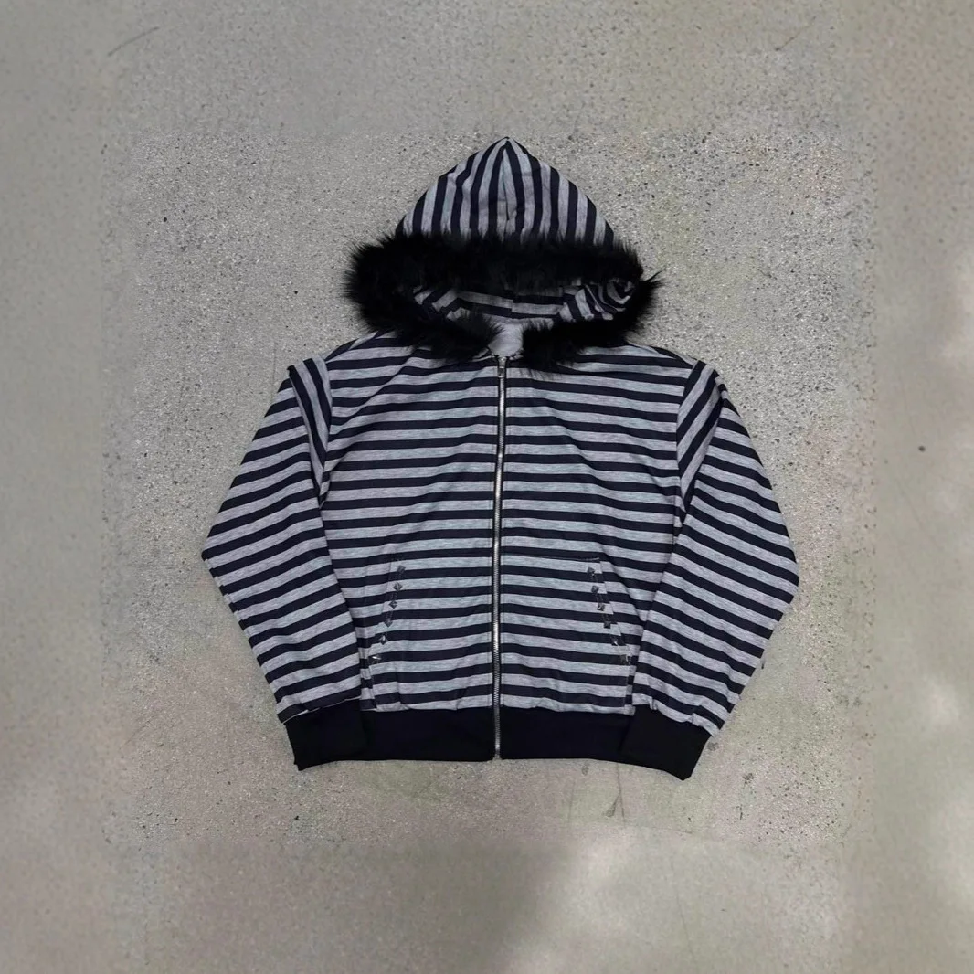 秋と冬のアメリカンストリートファッションカジュアルクラシックストライプルーズで暖かいファーカラーカーディガンジッパーフード付きセーター女性