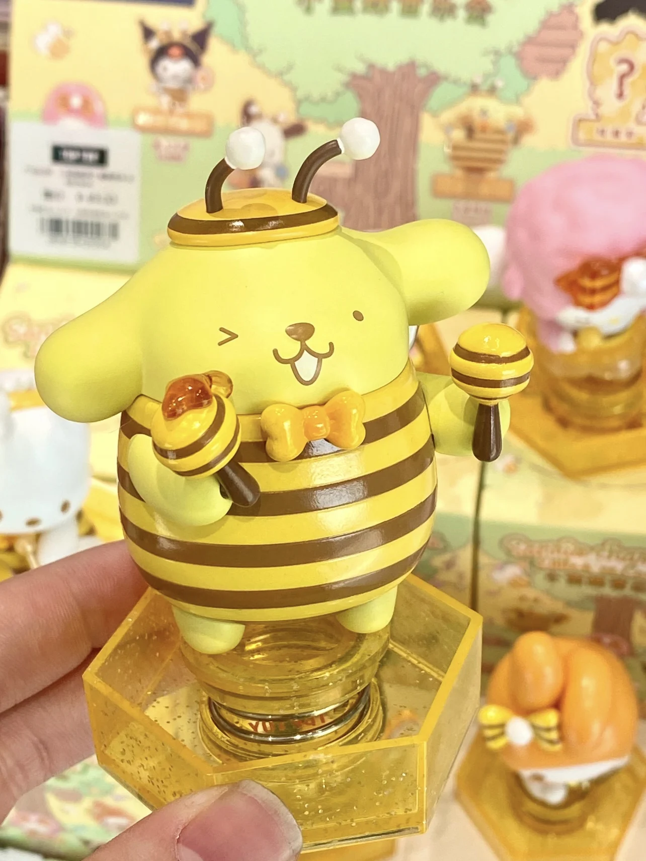 Miniso Sanrio Family Bee Concert Series Blind Box Pompompurin Melody Kuromi Niespodzianka Blind Box Dekoracja stołu Dekoracja