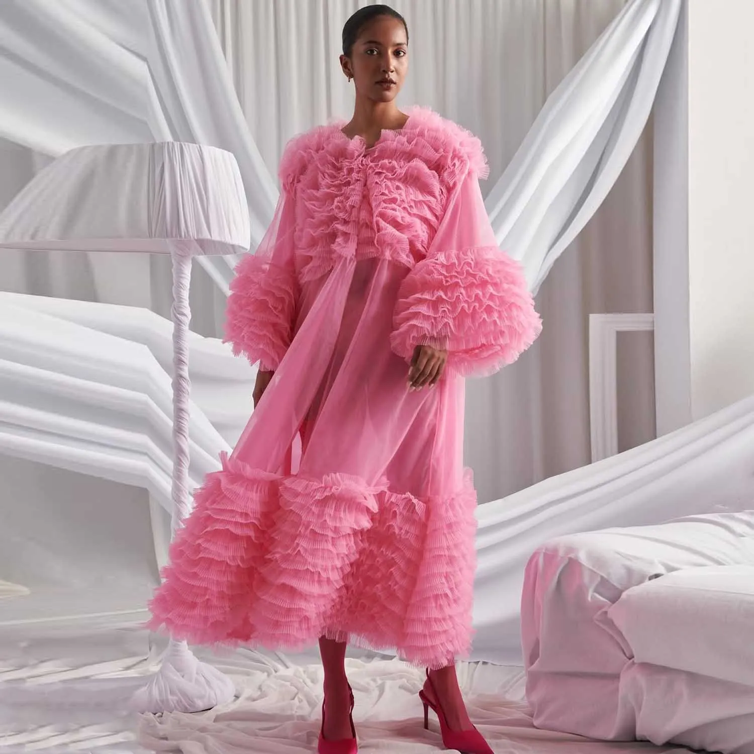 Urocze Różowe Sukienki na Bal z Falbankami 2025 Couture Sukienka na Sesję Urodzinową Bufiaste Długie Rękawy Organza Sukienka na Galę Imprezę Szyta na Miarę