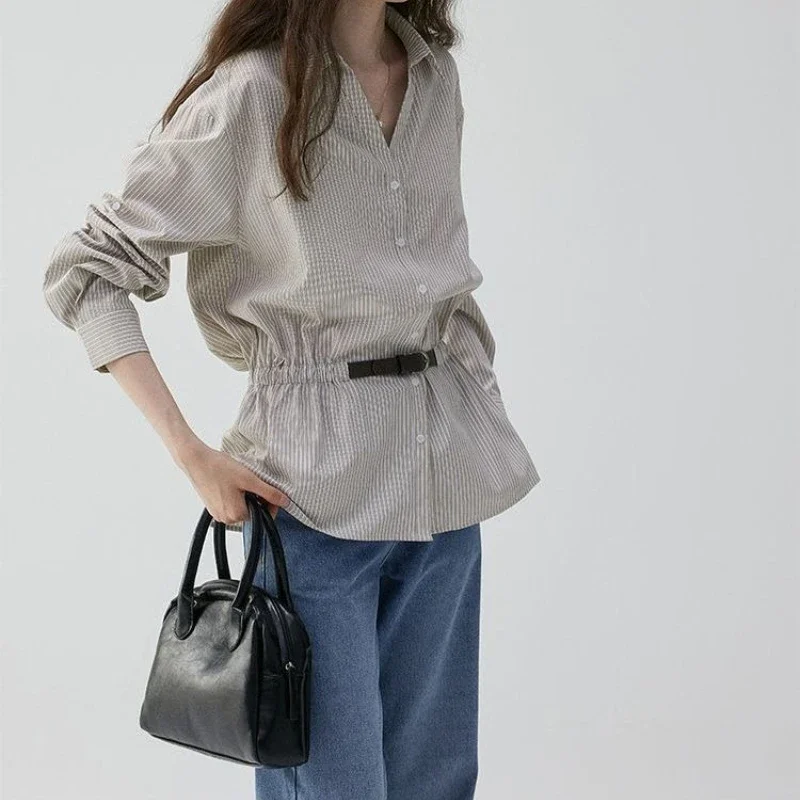 Striped 2026 Loose Shirt Autumn Lapel New Style Temperament Commuting Waist Cinched Top Looks Slim