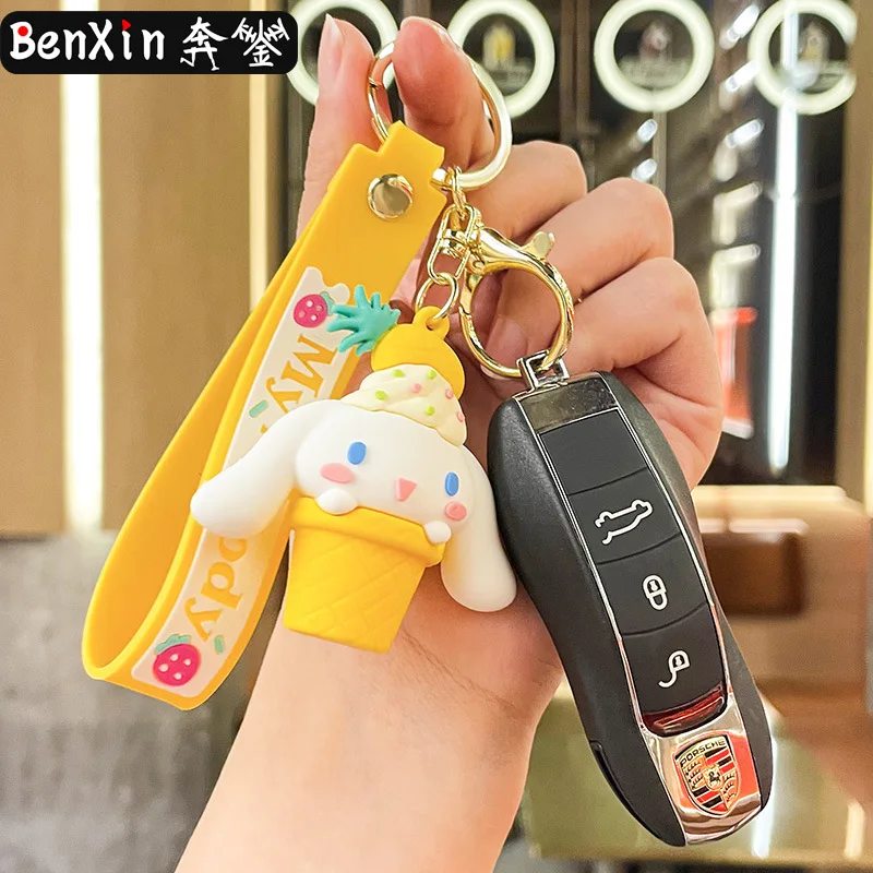 

Miniso Exquisite and high-end small statues, key chains, car hangers, delicate bags, key chains, small gifts and presents