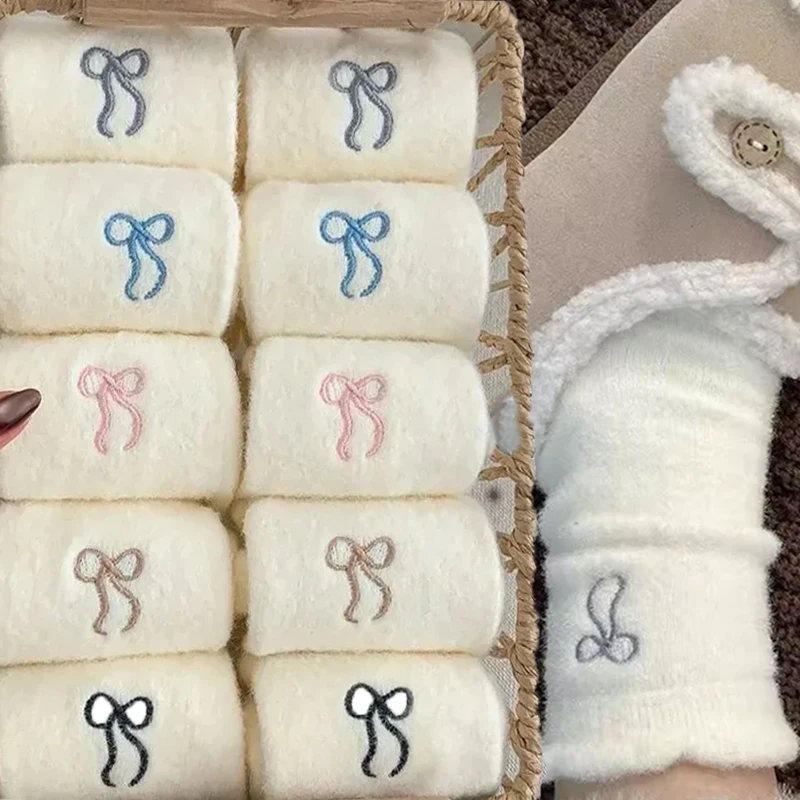 

Молочно-белые носки для женщин на осень и зиму, толстые и плюшевые носки на средней подошве, японские милые утепленные плюшевые носки с галстуком-бабочкой