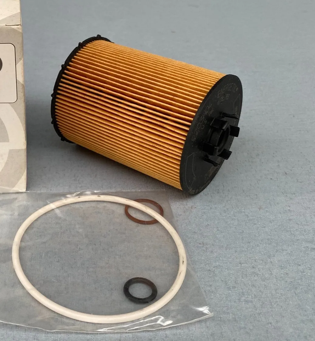 

1 PCS Oil Filter 11427542021 for BMW E60 E63 E65 E70
