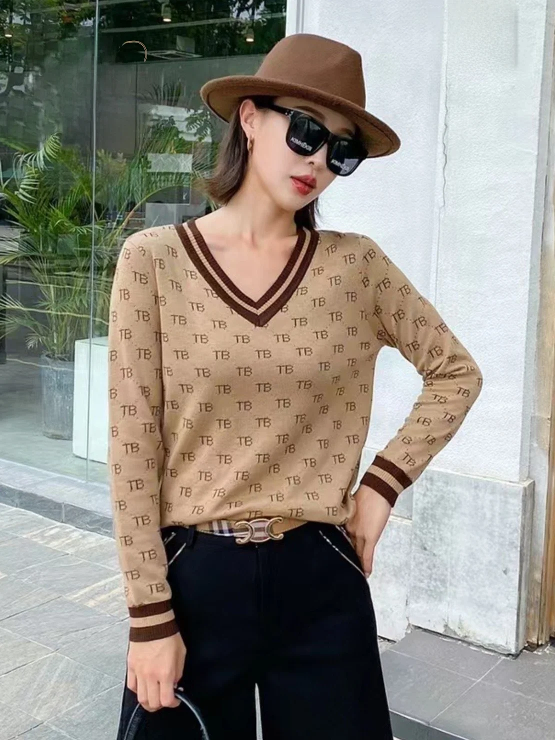 

Autumn Winter Briti Sle Women's Striped Woolen Sweater Casual Versatile V-Ne Long Sve Faionable Knitted Top