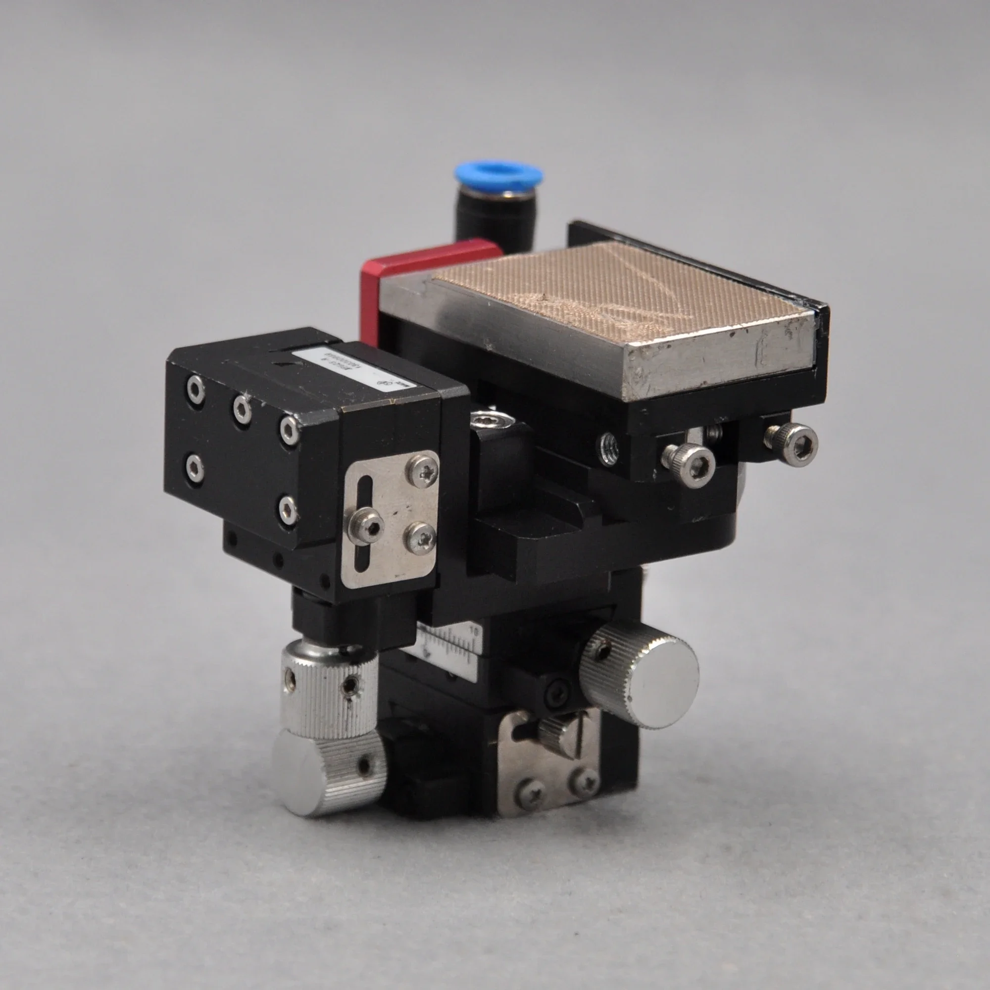 XYZ axis 32 * 50mm Misimi XEG25-R 3D Optical Manual High Precision Displacement Fine-Tuning Slide