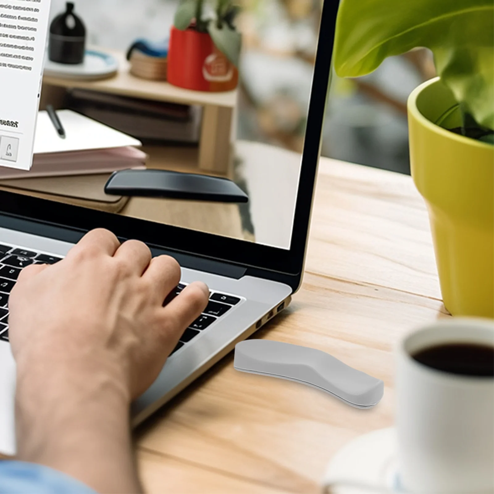 

Black Right-Hand Silicone Wrist Rest Pad Ergonomic Nonslip Computer Mouse Wrist Support Cushion for Office Gaming Workstation