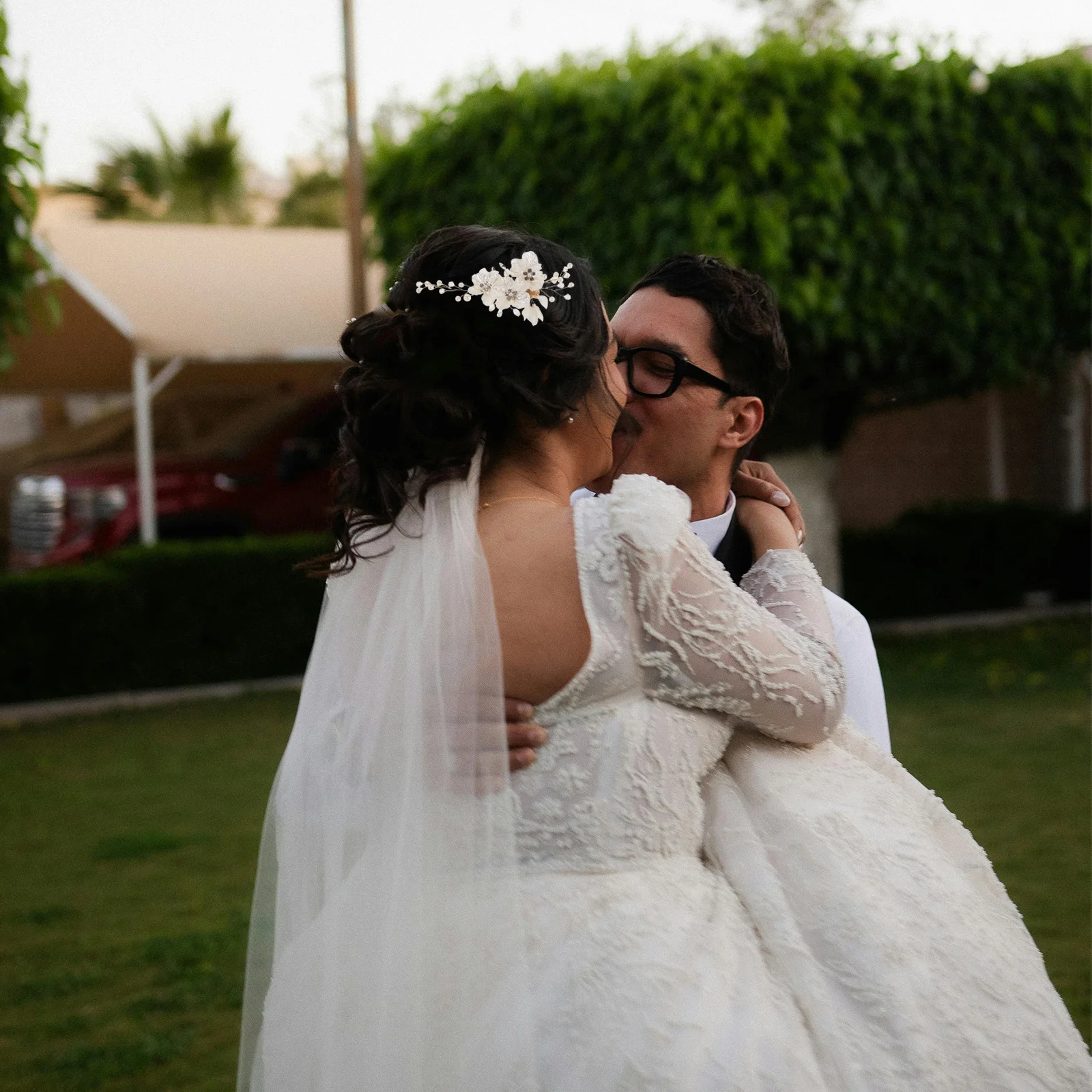 

2Pcs Pearl Bridal Hair Pins Rhinestone Flower Barrettes Wedding Hair Jewelry Bride Bridesmaid Accessories Bridal Rhinestone Pins