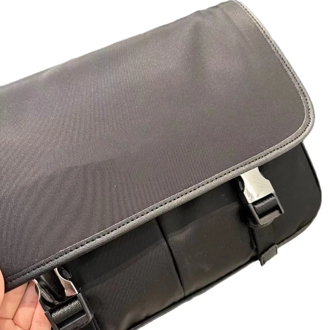 Bolso de pecho multifuncional de gran capacidad para hombres, bolso de cintura de tela de nailon para teléfono deportivo al aire libre, bandolera Europea P