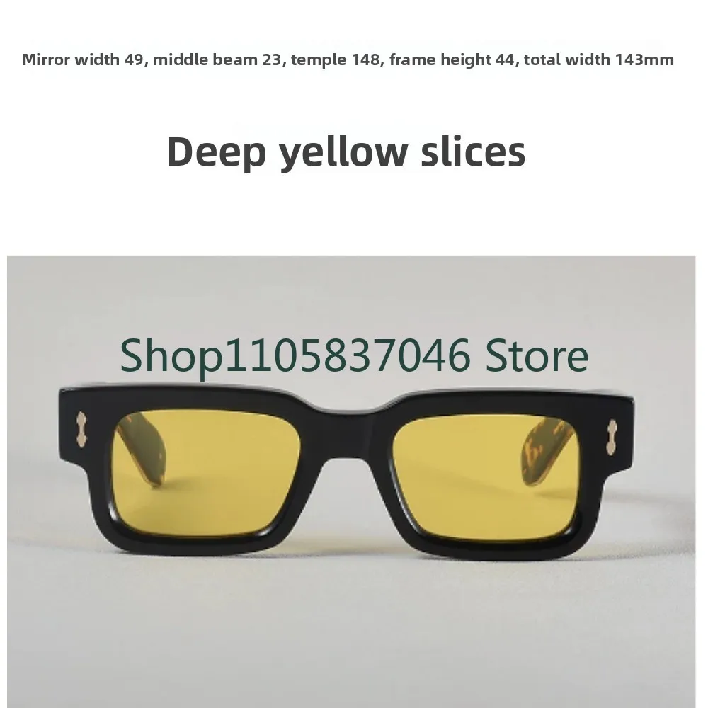 Thick framed sheet sunglasses are versatile and suitable for street photography trends. Men and women can pair them with