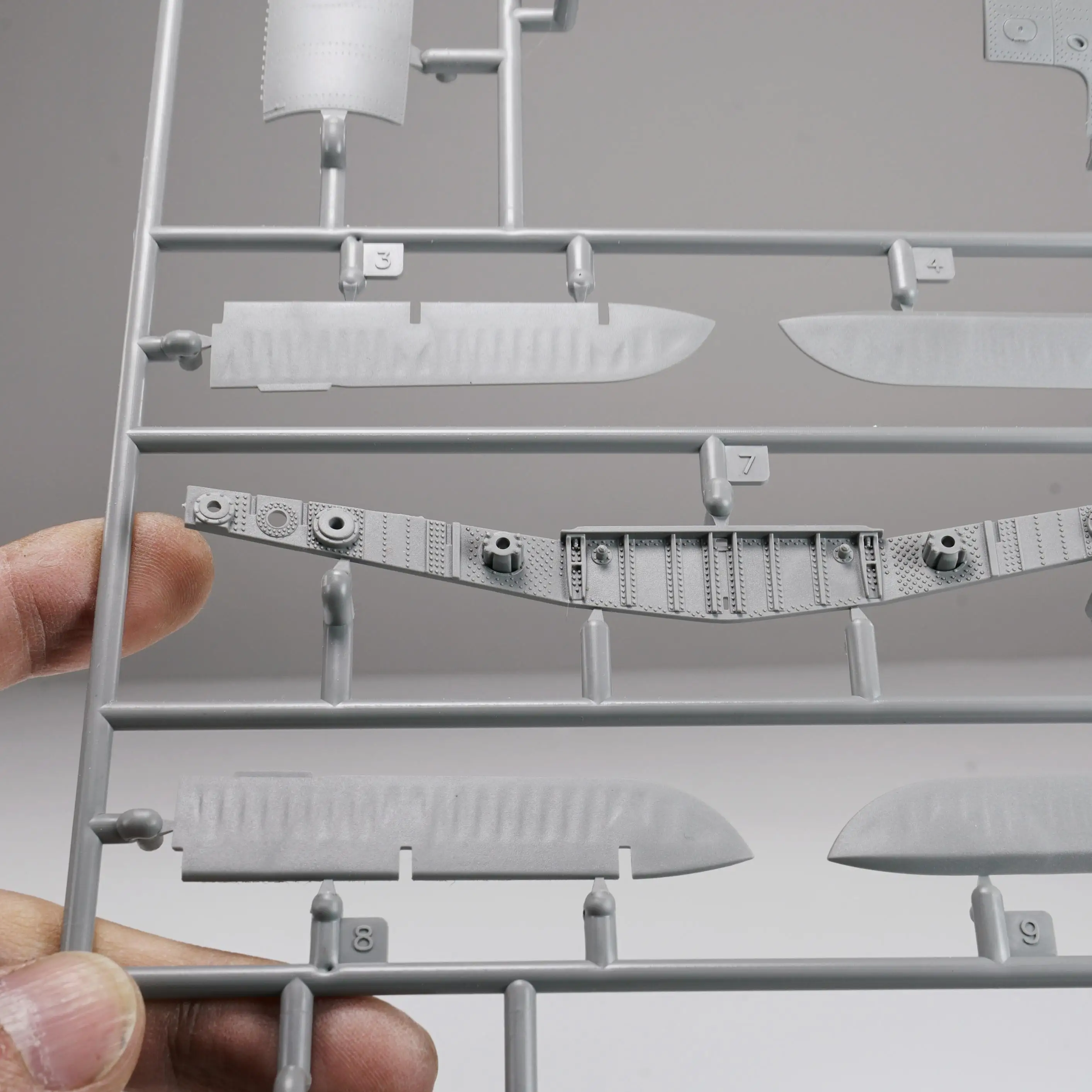 Fronteira BF-003 Escala 1/35 Focke-Wulf FW190A-6 com WGr.21 e motor completo e interior de armas