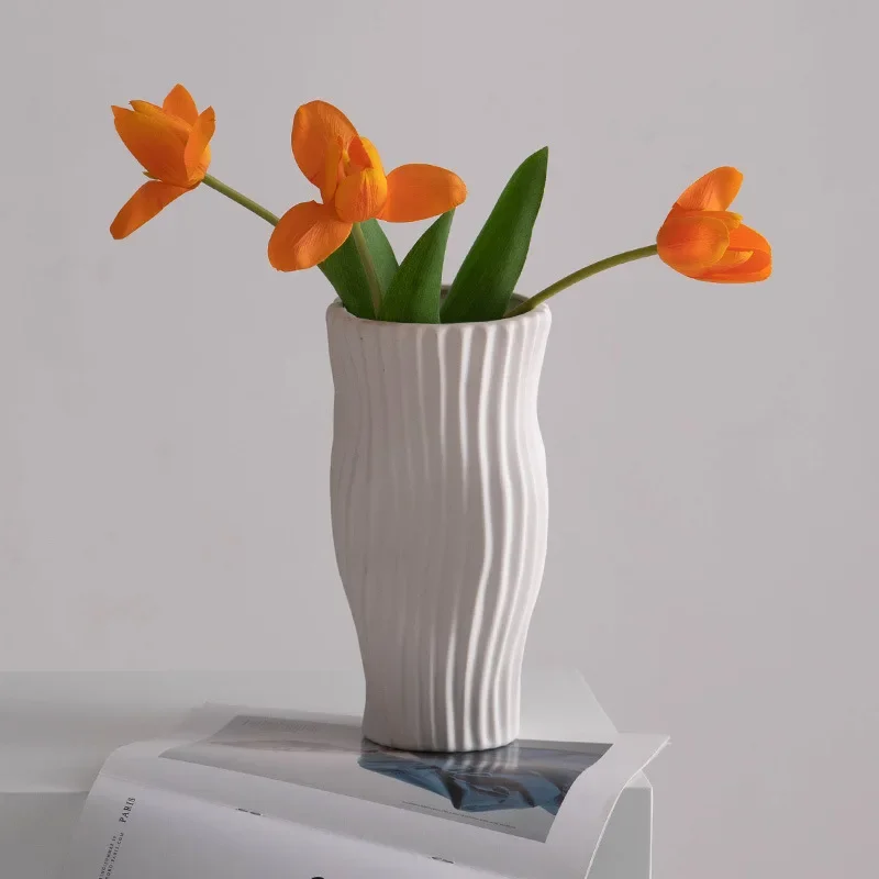 Lily White Ceramic Vase Twisted Design Flower Pot Advanced Line Pattern Large Living Room Flower Arrangement Art Decoration