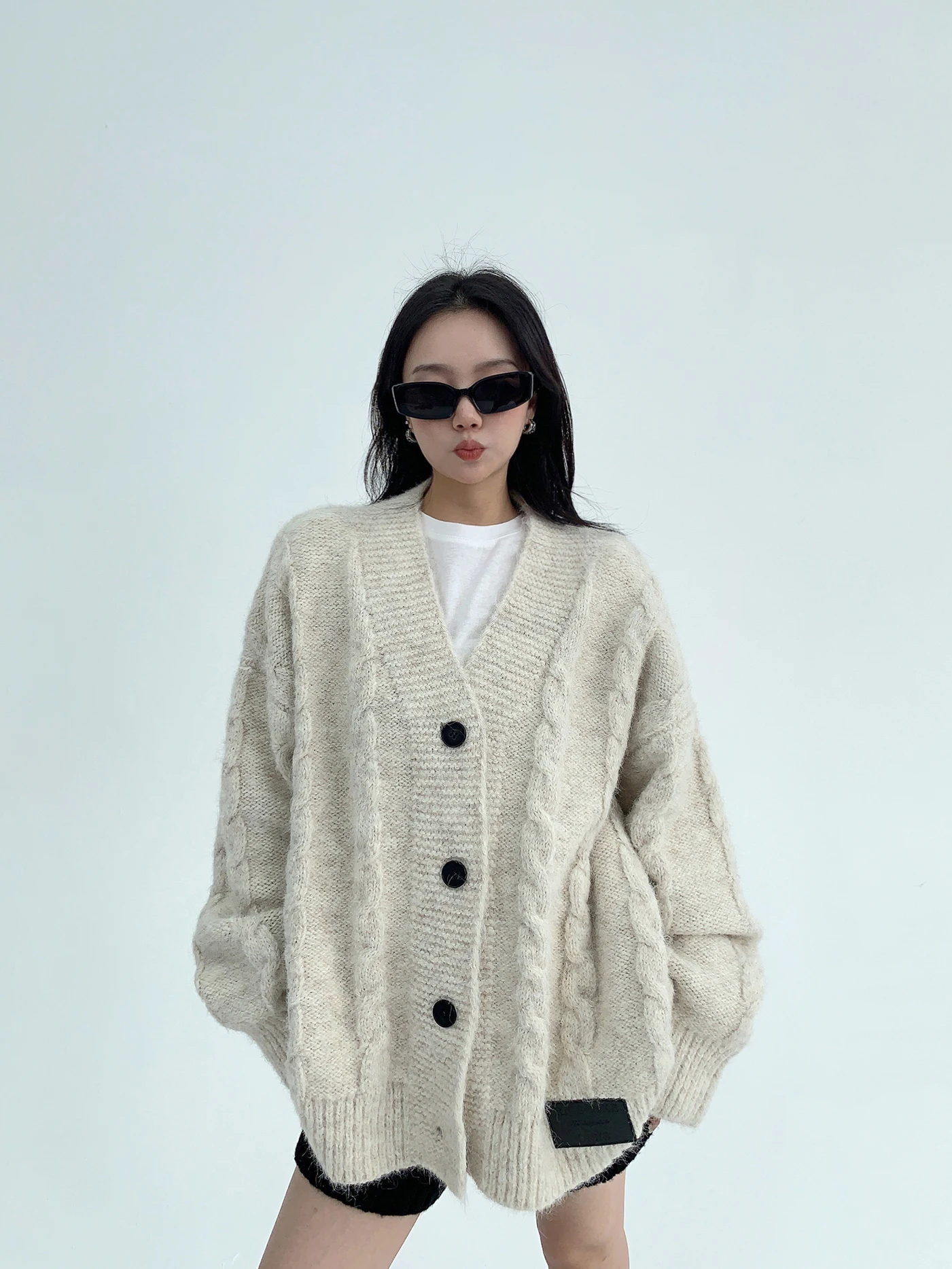 

Утепленный вязаный кардиган с V-образным вырезом для женщин, свободный, струящийся, мягкий, в винтажном стиле, с длинными рукавами, из полиэфирного волокна, зимний