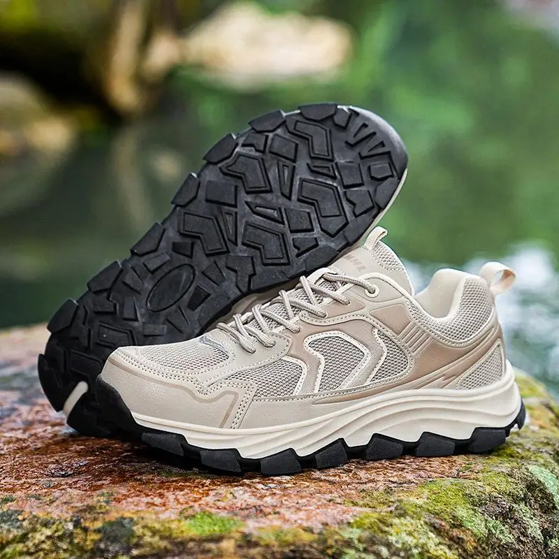 Outdoor Climbing Shoes Anti-Slip Low Cut Comfortable Casual Hiking Shoes Couple Style Walking Shoes Breathable Mesh Upper